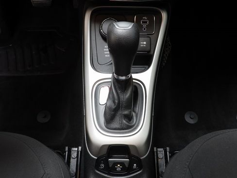 Used 2018 Jeep Compass Sport image 14