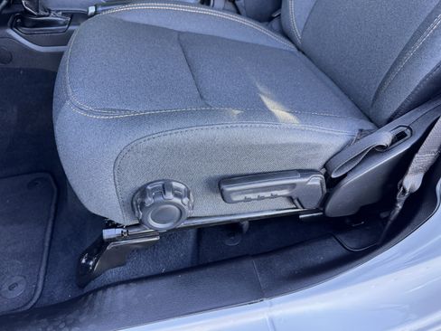 Used 2024 Jeep Wrangler Sport S image 13