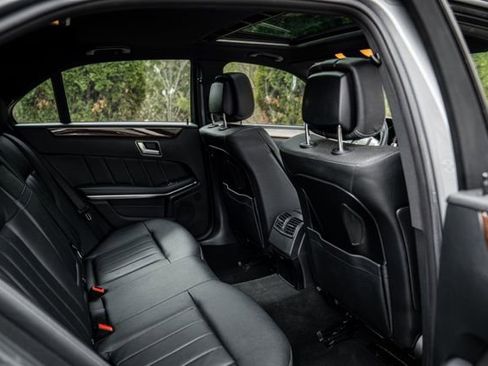 Used 2014 Mercedes-Benz E 550 4MATIC Sedan image 43