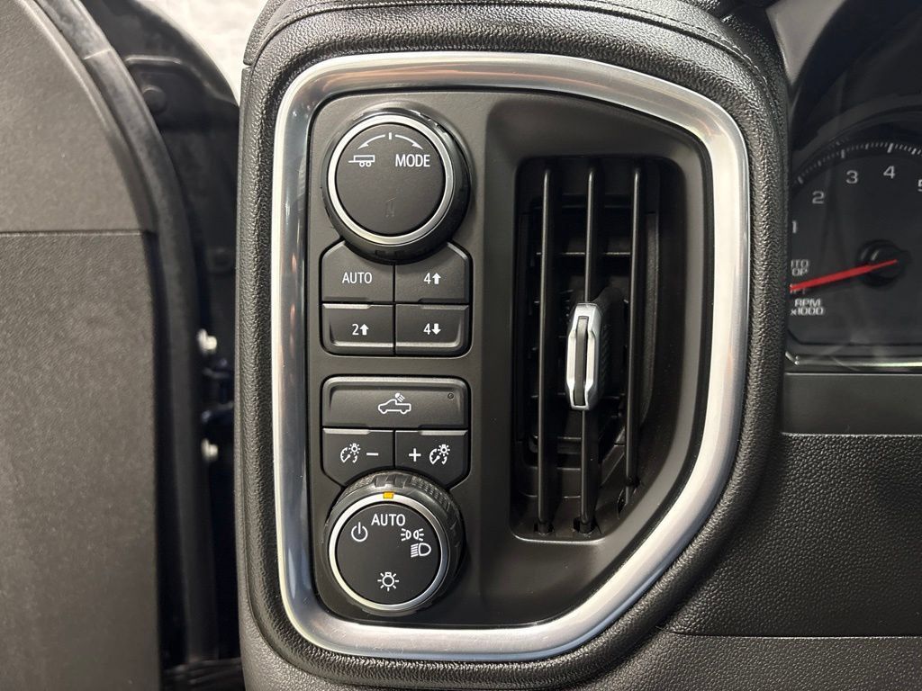 Used 2020 Chevrolet Silverado 1500 LT w/ All-Star Edition AWD/4WD image 27