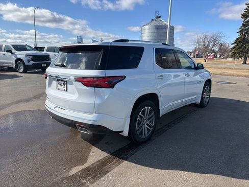 Used 2023 Chevrolet Traverse High Country image 5