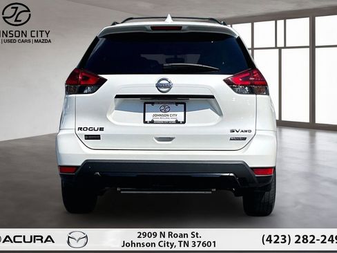 Used 2018 Nissan Rogue SV w/ Premium Package AWD/4WD image 4