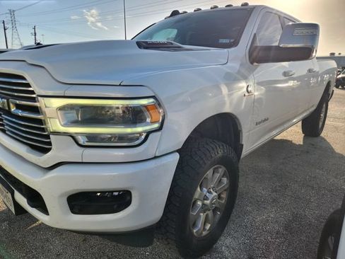 Used 2023 RAM 2500 Laramie AWD/4WD image 2