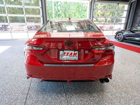 Used 2024 Toyota Camry SE w/ Convenience Package FWD image 3