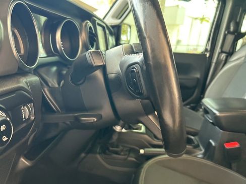 Used 2023 Jeep Gladiator Sport image 40