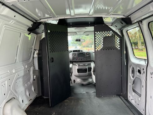 Used 2013 Ford E-250 and Econoline 250 image 28