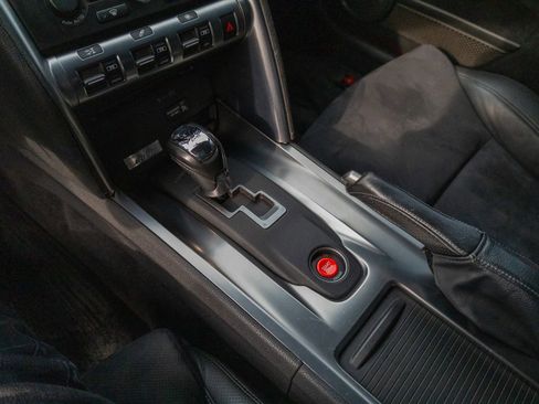 Used 2010 Nissan GT-R Premium image 51