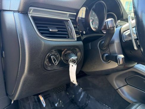 Used 2017 Porsche Macan S AWD/4WD image 11