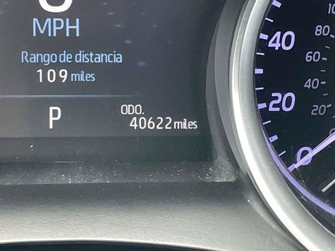 Used 2021 Toyota Camry XLE image 32