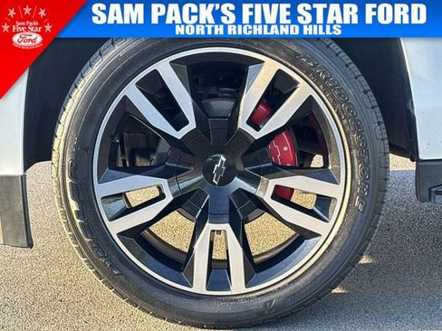 Used 2018 Chevrolet Suburban LT w/ Luxury Package image 19