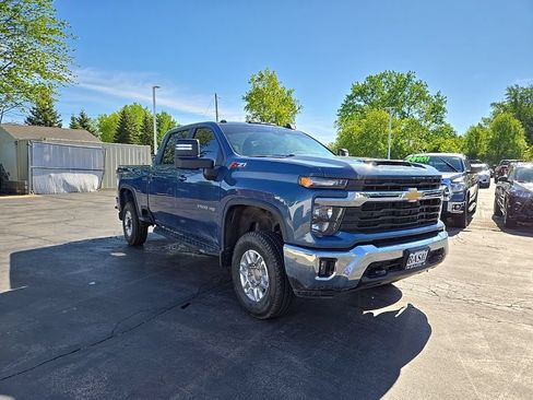 Used 2024 Chevrolet Silverado 2500 LT w/ Convenience Package AWD/4WD image 7