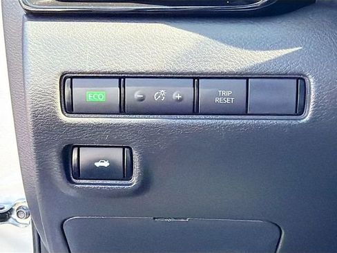 Used 2023 Nissan Sentra SV FWD image 10