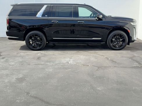 Certified 2023 Cadillac Escalade ESV Luxury image 6