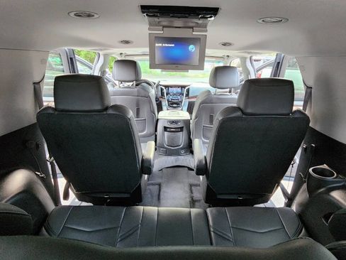 Used 2015 Cadillac Escalade ESV Luxury image 41