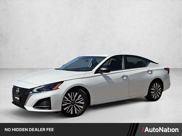 Used 2025 Nissan Altima 2.5 SV FWD image 1