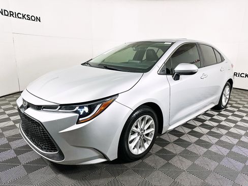 Used 2021 Toyota Corolla XLE image 7