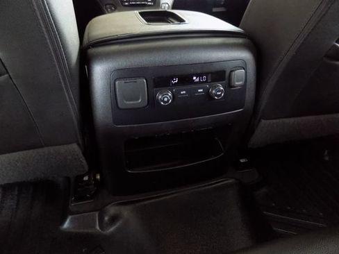 Used 2020 Chevrolet Tahoe LT AWD/4WD image 32