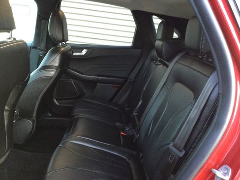 Used 2025 Ford Escape Platinum w/ Premium Technology Package image 7