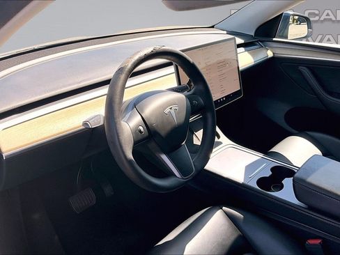 Used 2022 Tesla Model Y Long Range AWD/4WD image 14