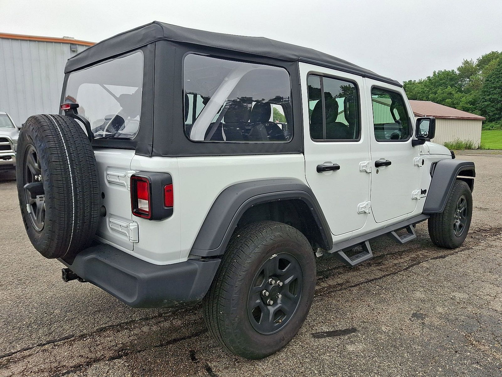 Used 2025 Jeep Wrangler Unlimited Sport AWD/4WD image 24