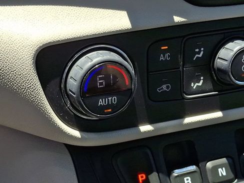 Used 2019 GMC Terrain Denali w/ Advanced Safety Package AWD/4WD image 18