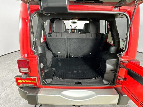 Used 2013 Jeep Wrangler Unlimited Sahara w/ Dual Top Group AWD/4WD image 22