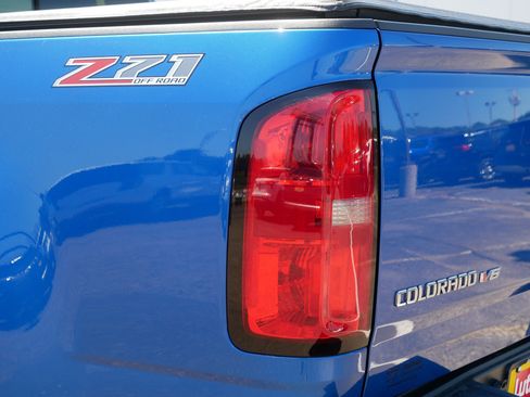 Used 2018 Chevrolet Colorado Z71 AWD/4WD image 17