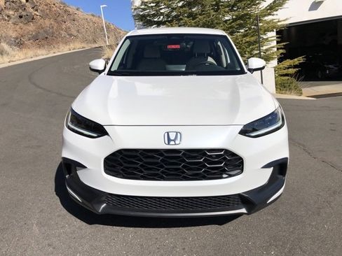 Used 2025 Honda HR-V LX image 3