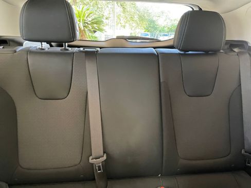 Used 2025 Buick Encore GX Preferred image 36