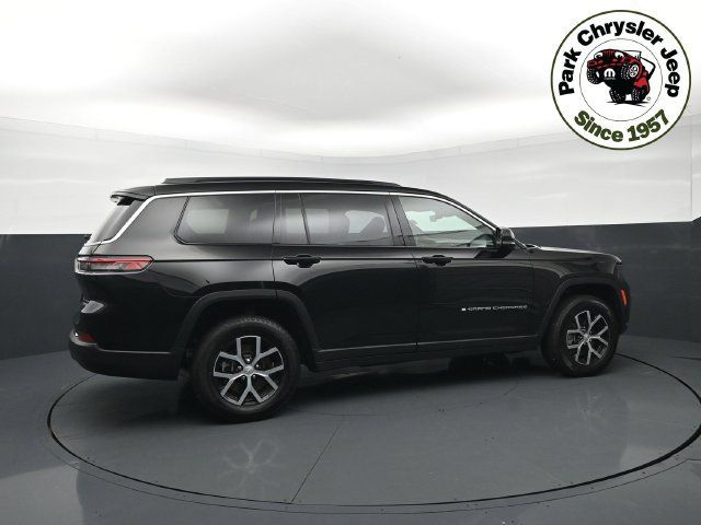 Used 2025 Jeep Grand Cherokee L Limited w/ Trailer Tow Package AWD/4WD image 6