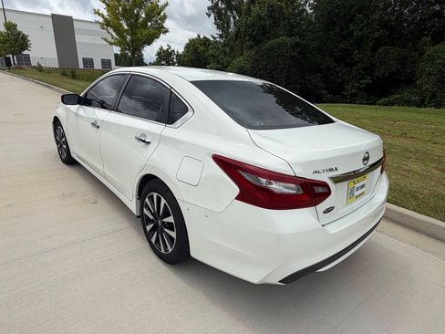 Used 2018 Nissan Altima 2.5 SV FWD image 7