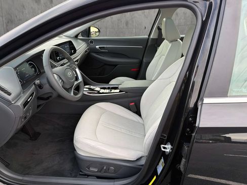 Used 2020 Hyundai Sonata SEL w/ Premium + Sunroof Package FWD image 18