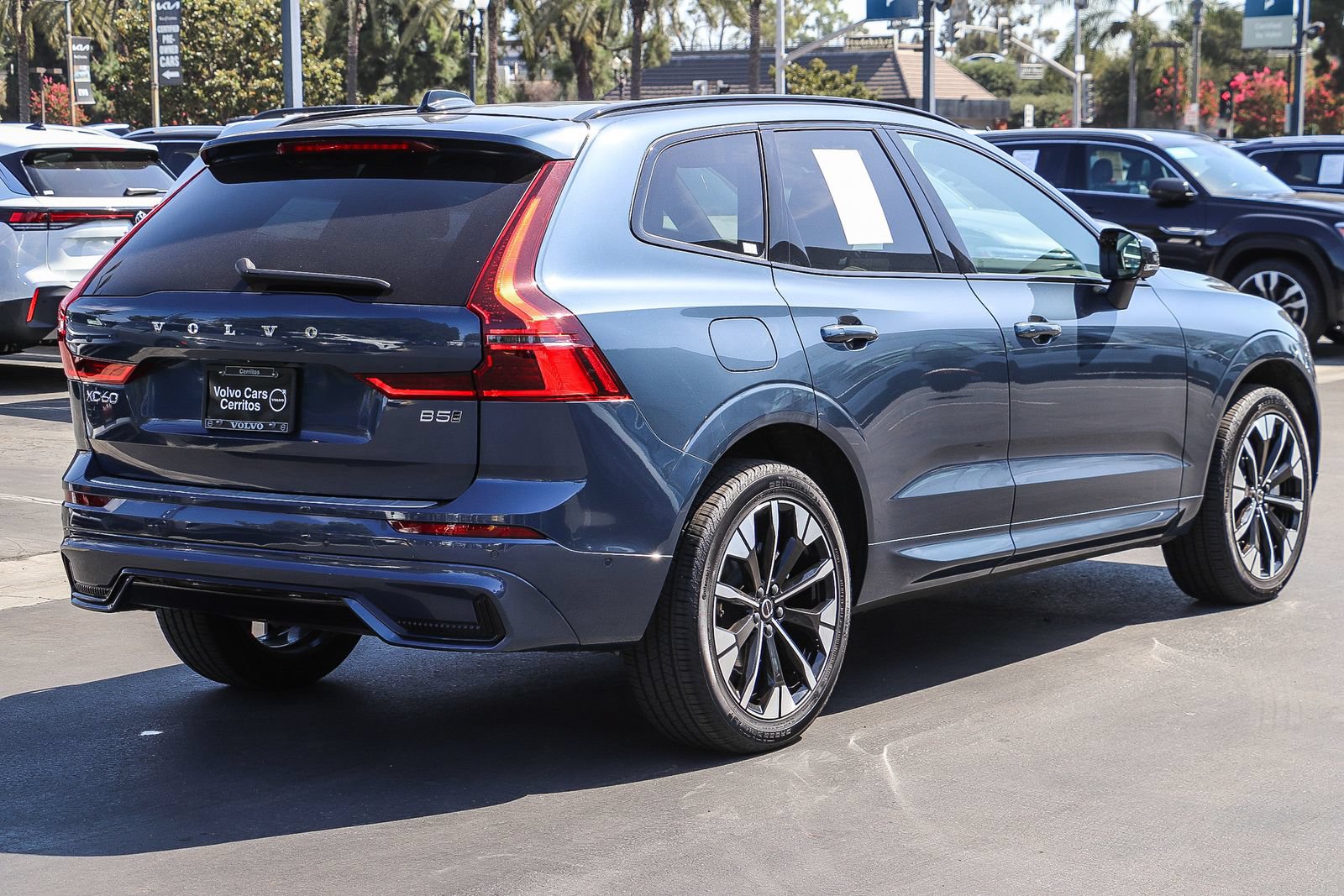 Used 2026 Volvo XC60 B5 Plus w/ Protection Package Premier AWD/4WD image 6