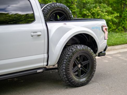 Used 2018 Ford F150 Raptor w/ Equipment Group 802A Luxury AWD/4WD image 23