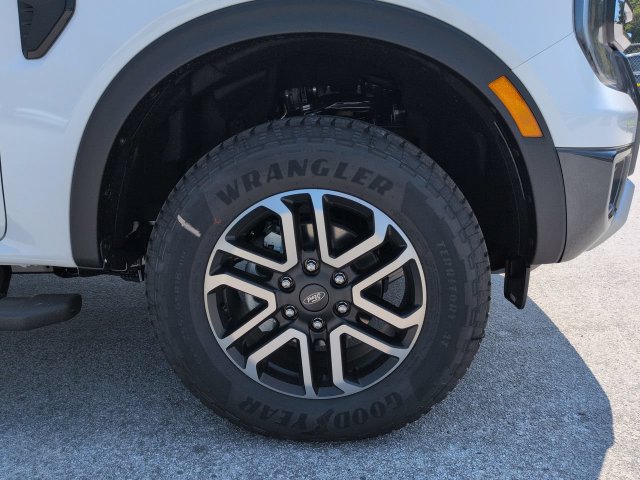 Used 2026 Ford Ranger Lariat w/ FX4 Off-Road Package AWD/4WD image 12