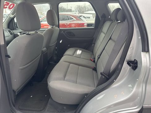 Used 2005 Ford Escape XLT image 18
