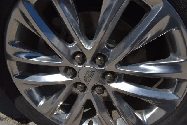 Used 2018 Cadillac XT5 Platinum w/ Driver Assist Package AWD/4WD image 9