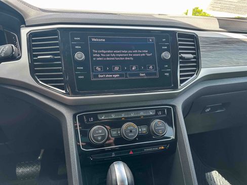 Used 2023 Volkswagen Atlas Cross Sport SE FWD image 30
