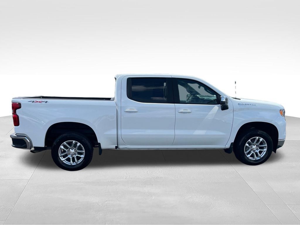 Used 2024 Chevrolet Silverado 1500 LT AWD/4WD image 6