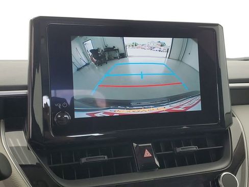 Used 2025 Toyota Corolla LE FWD image 28