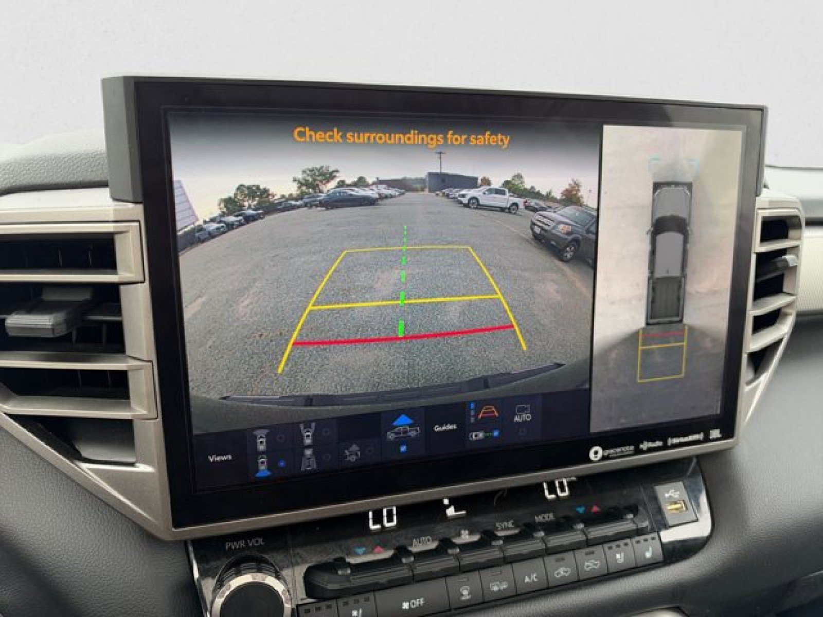 Used 2023 Toyota Tundra Limited AWD/4WD image 17