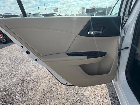 Used 2015 Honda Accord EX image 22
