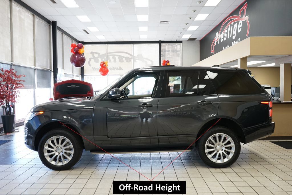 Used 2019 Land Rover Range Rover HSE AWD/4WD image 3