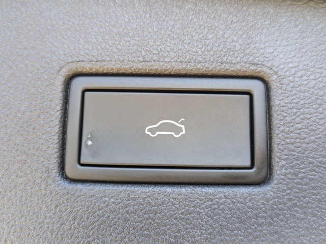 Used 2024 Volkswagen Tiguan SE R-Line FWD image 14
