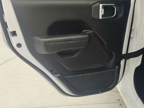 Used 2025 Jeep Wrangler Sport S image 26