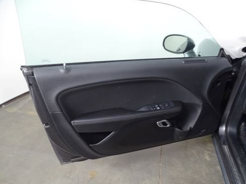 Used 2019 Dodge Challenger SXT image 14