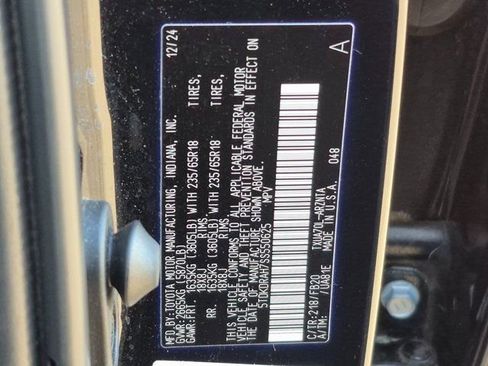 Used 2025 Toyota Highlander LE image 24