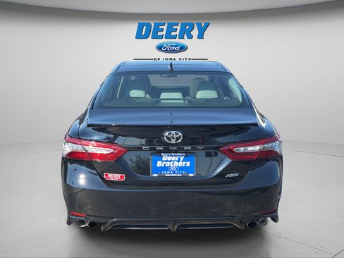 Used 2019 Toyota Camry XSE FWD image 5