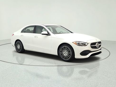 Used 2023 Mercedes-Benz C 300 Sedan image 3