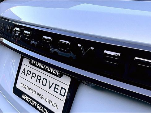 Used 2025 Land Rover Range Rover Velar Dynamic SE image 7